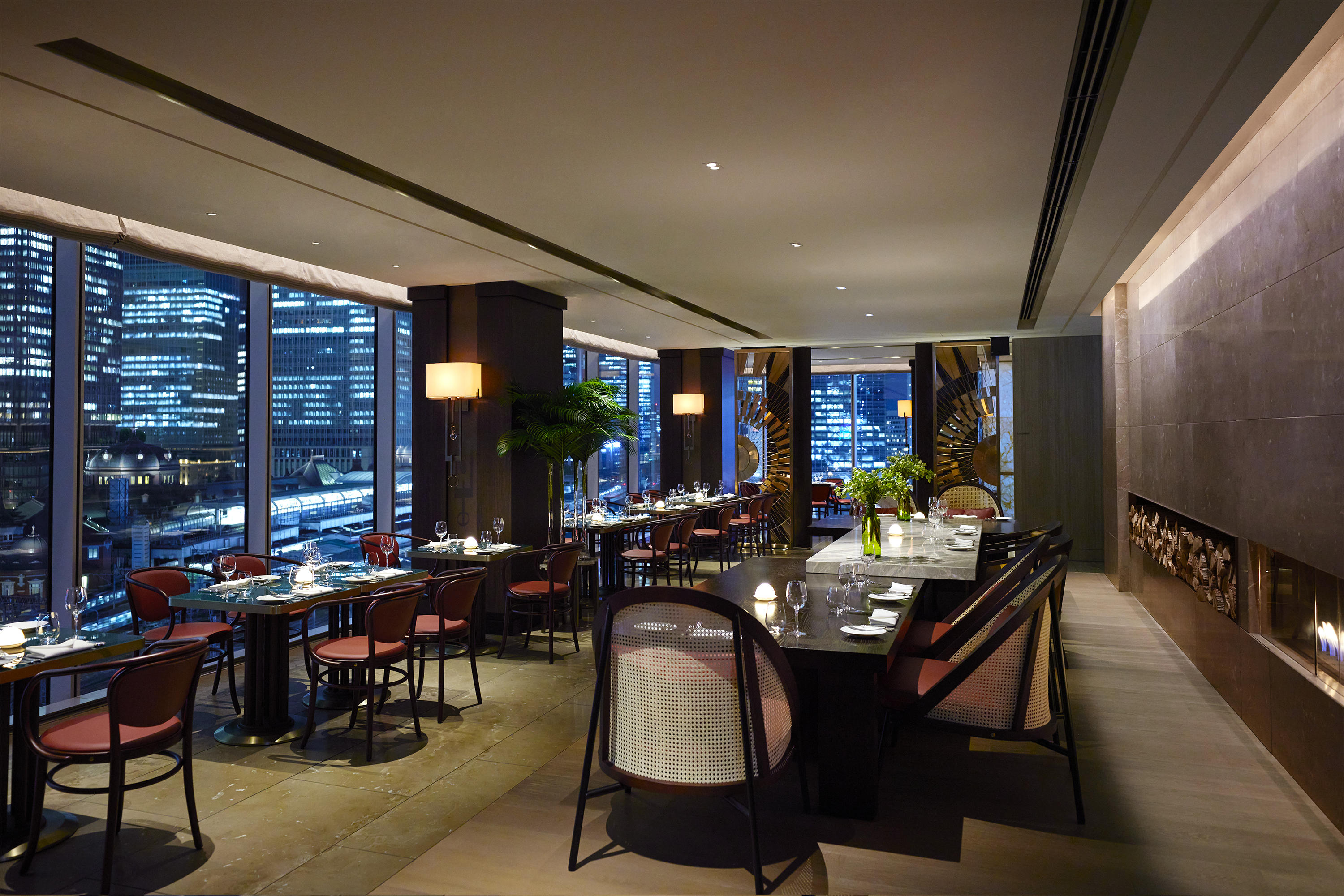 3. MAISON MARUNOUCHI Dining Room Night Time 1.jpg