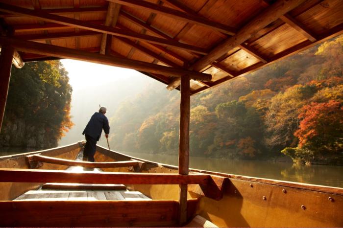 Hoshinoya - Boat to the ryokan