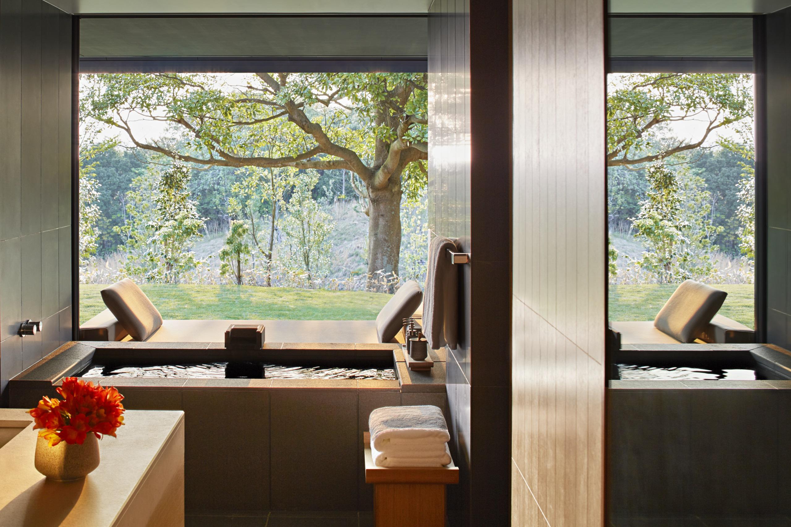 Mori Suite Amanemu bathroom.jpg