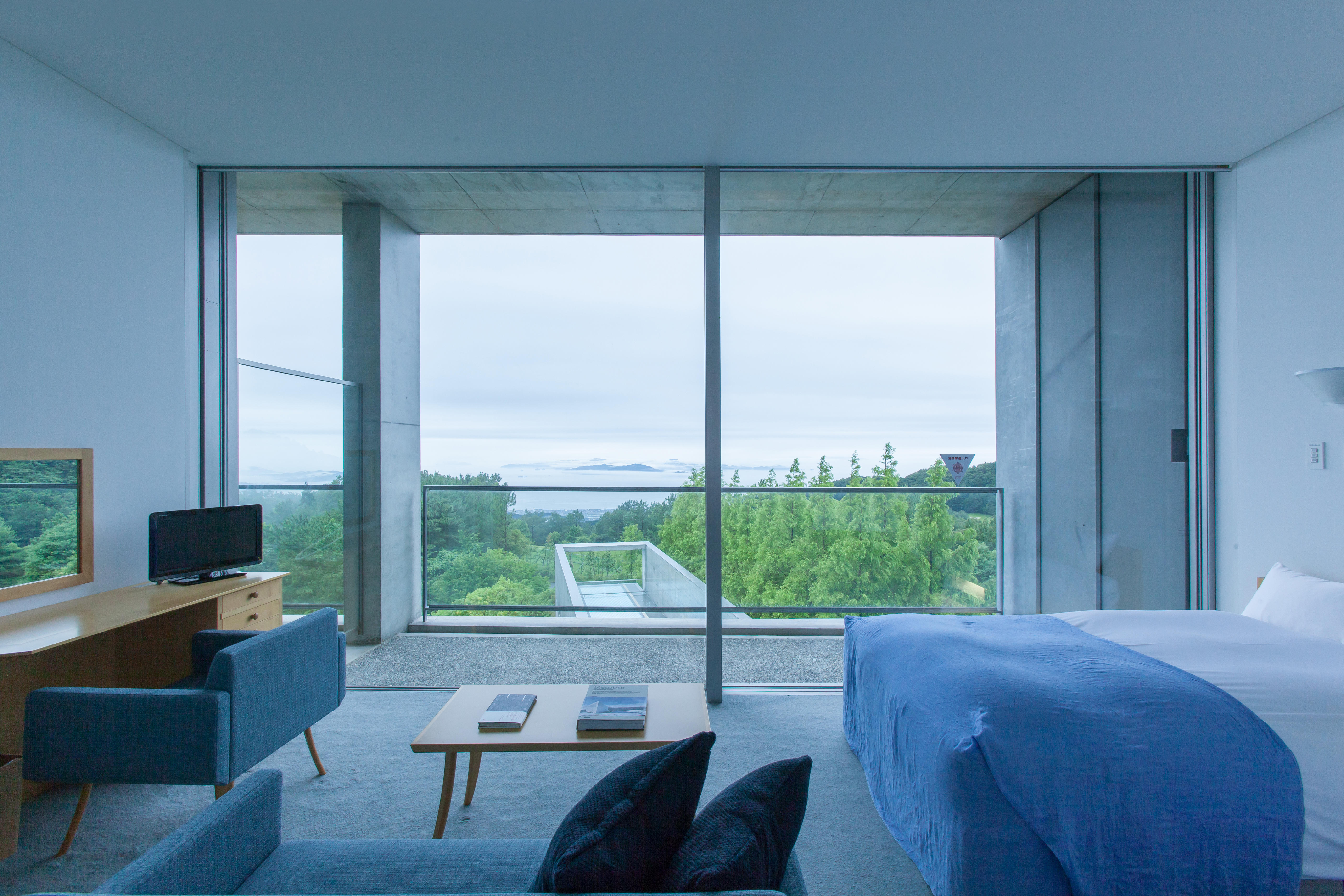 accommodation_setouchi_retreat_aonagi_room.jpg