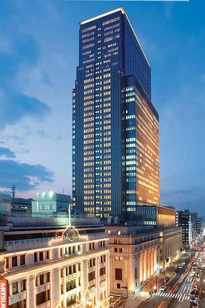 mandarin_oriental_tokyo-exterior-view-night-01.jpg