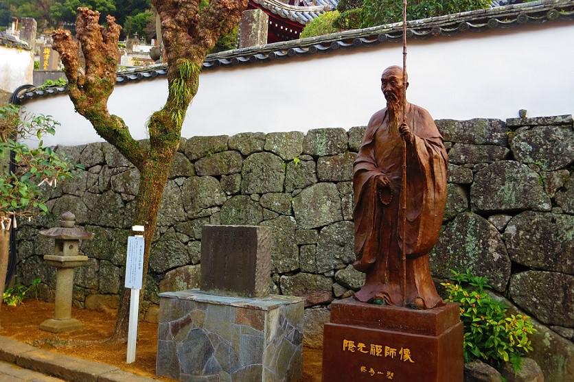 kyushu_custom_travel_kofukuji_temple.JPG