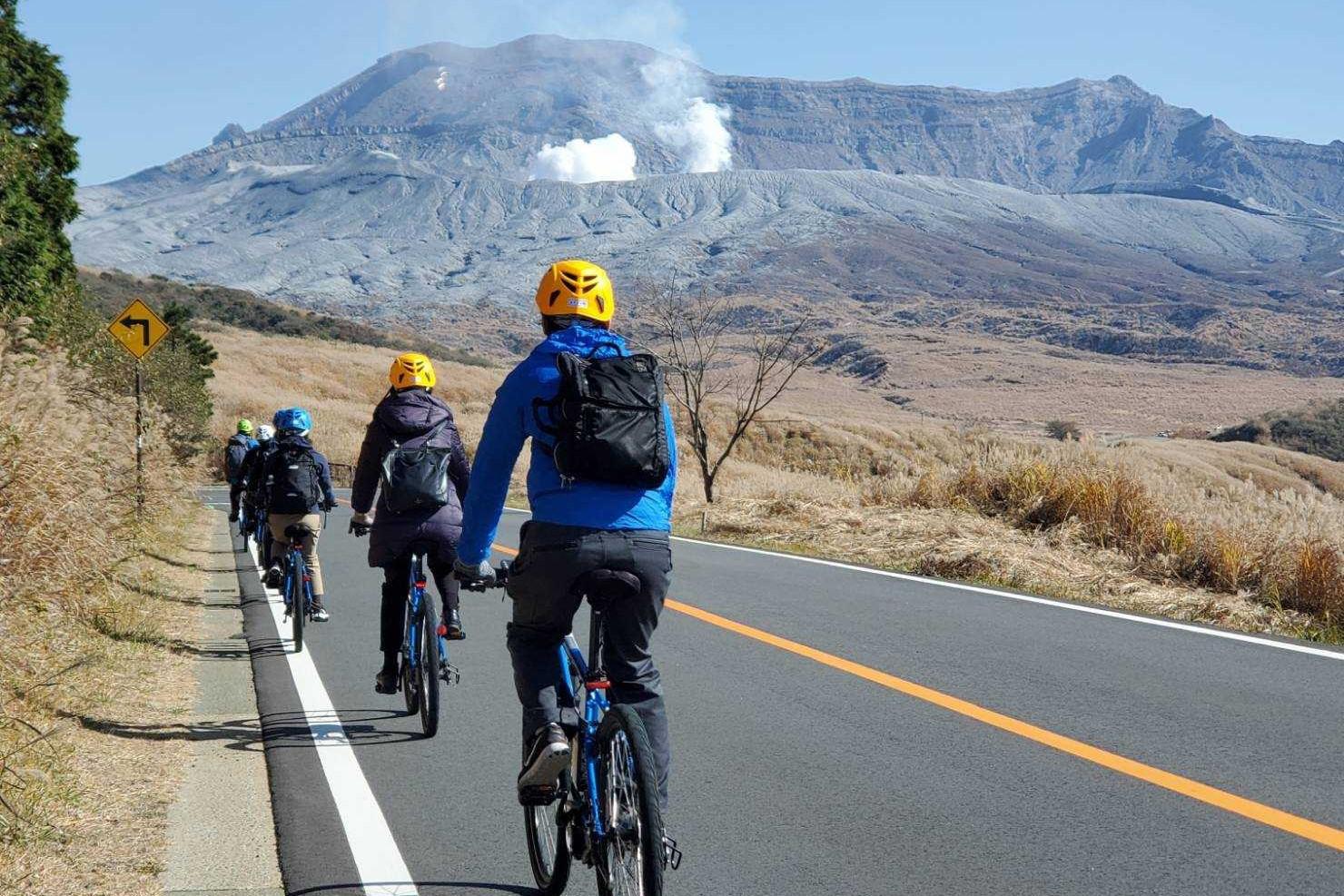 kyushu_custum_travel_Mt.Aso_cycling_tour.jpg