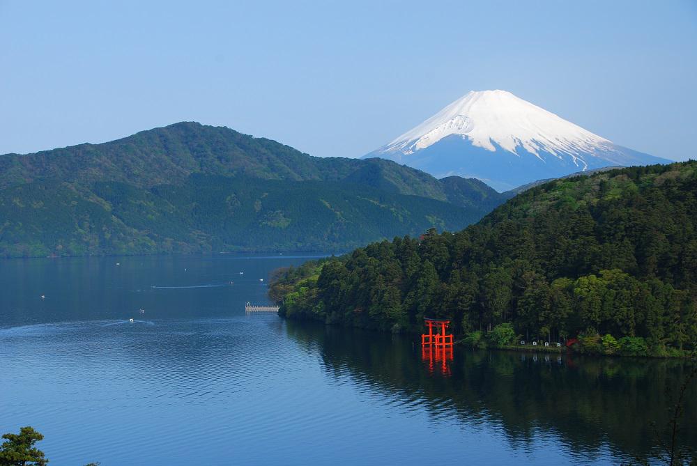 Hakone_Tour_Ashinoko.jpg