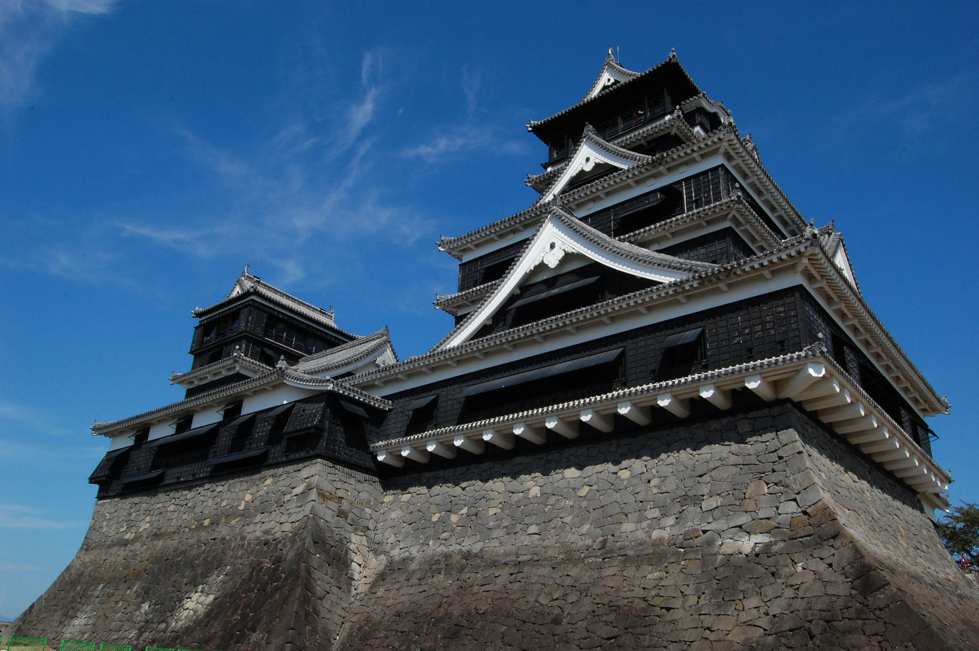 Kumamoto_KumamotoCastle.jpg